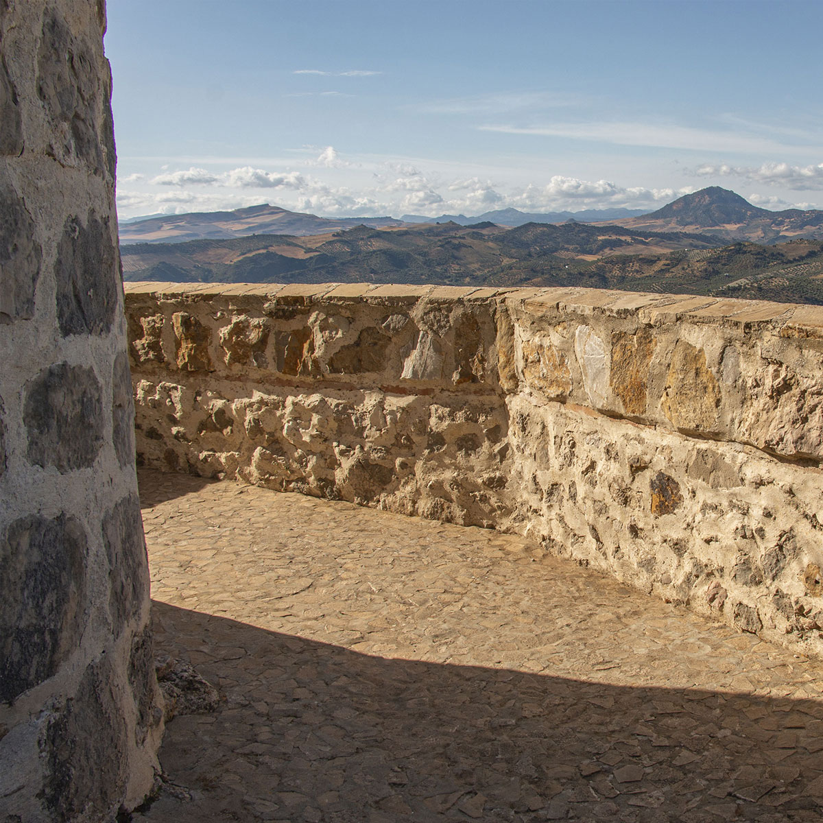 Camino de ronda que rodea la torre del homenaje