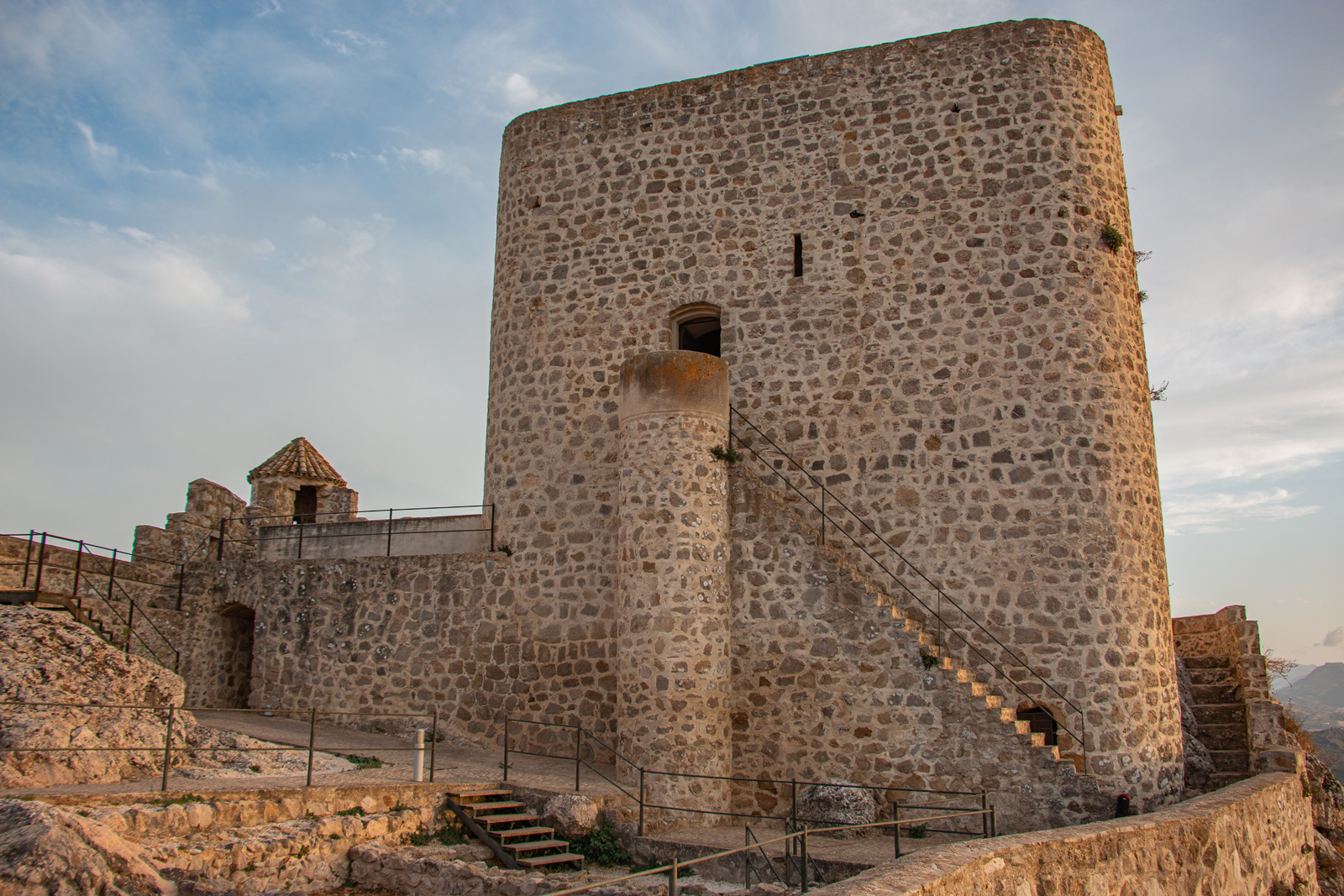 Patín de acceso a la torre del homenaje