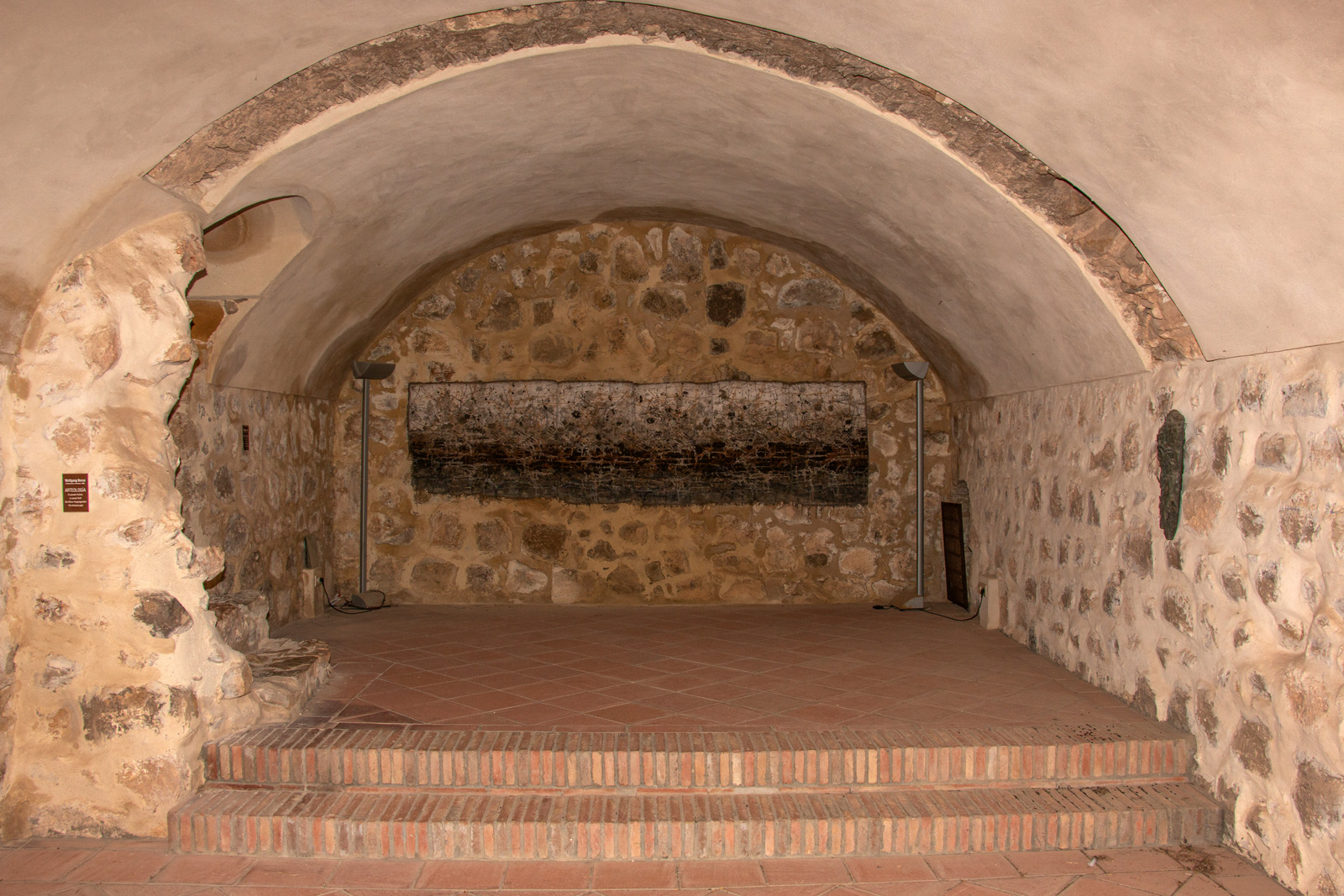 Front wall (West) of the Tower of Homage basement